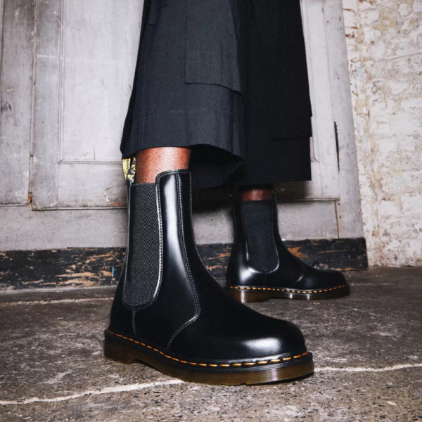 2976 Hi Leather Chelsea Boot (Black)